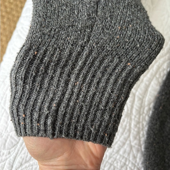 Gray and White Patterned Sweater - Picture 7 of 11